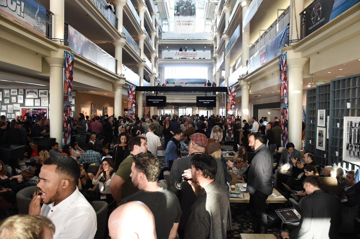 How to work the #AFM2018 in 3 words: Research. Plan. Network. Make the most of your experience by being prepared! #pitch #networking #SantaMonica   
americanfilmmarket.com/how-to-work-th…