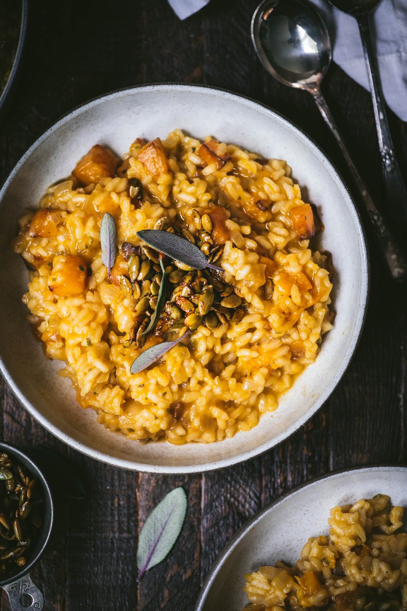superfoodrunner's tweet photo. Have you guys tried this vegan Butternut Squash Sage Risotto yet? We enhanced the flavor with a can of @AmysKitchen Organic Butternut Squash Soup!  #Sponsored #AmysKitchen #AmysSoups #SoupSeason #StartWithAmys https://t.co/mq0LCRqRLL https://t.co/KPkl9hpfpT