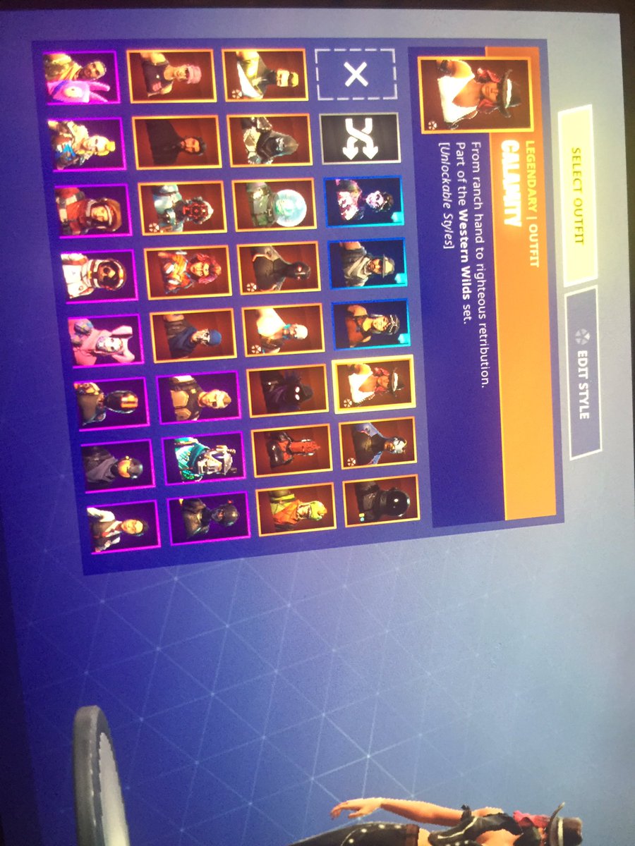 Fortnite247mad's tweet photo. Who has combos or hits I can have I will give you a renagade Account in return https://t.co/CFkMqwCKKw