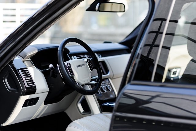 LRJventura's tweet photo. Finding the right vehicle for our customers always starts with listening.  https://t.co/rDf1ixfflz https://t.co/RWN8di25Ev