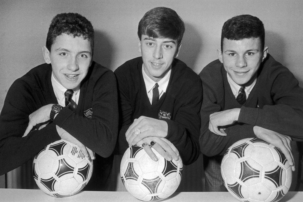 FOTOS HISTORICAS O CHULAS DE FUTBOL - Página 2 DpknWlTW0AAST0V