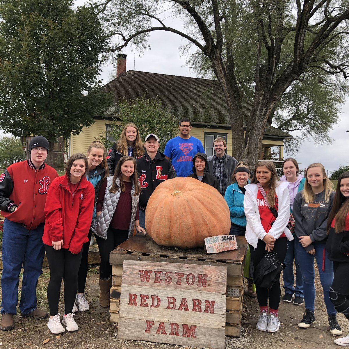 Our outing yesterday at the Red Barn Farm! We had so much fun and then afterwards we went out to lunch at Applebee’s.
