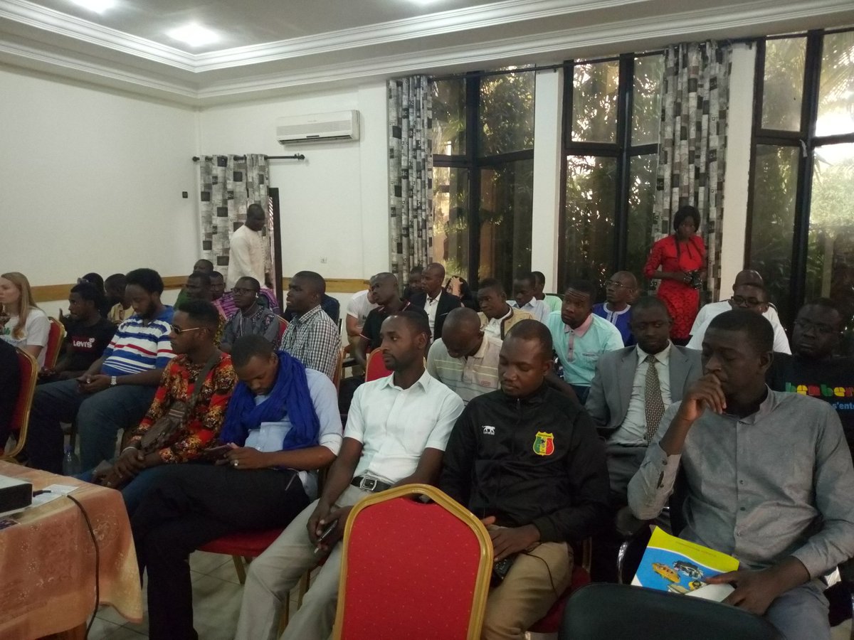 BenbereM's tweet image. #CaféBlog avec la jeunesse Malienne avec la présence de @YBurundi @habariRDC &amp;amp; @RNW .