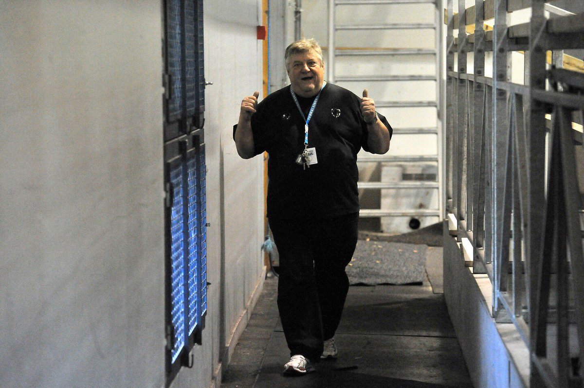 Erkki Haapaseen saivat vuosien varrella tutustua lukuisat suomalaiset kiekkoilijat. Minkä määrän oppia elämästä ja kunnioituksesta kaukalossa ja sen laidalla tämä mies ehtikään jakaa. Lepää rauhassa Neka. #Leijonat #yhteisöllisyys #Intohimonajääkiekko