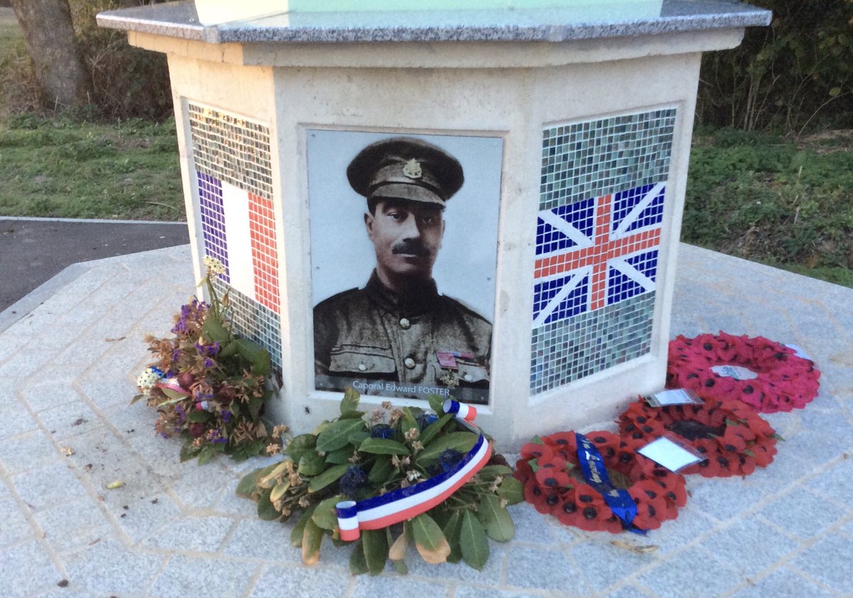 summerstown182's tweet photo. Can’t get over this extraordinary French tribute to #Tooting #DustmanVC & #WandsworthBattalion #WW1 Salutations to Monsieur Machut, Mayor of #VillersPlouich Look where he got his inspiration! @lavoixdunord @wandsworthnews @wandbc https://t.co/g8ARGypmxU