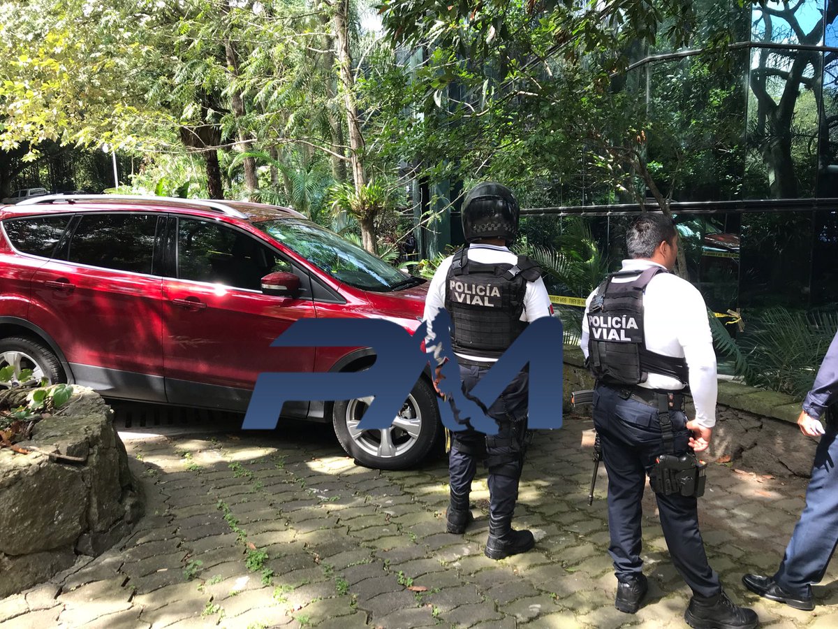 PrimeraManoM's tweet photo. Muere mujer al caer del piso 15 de torre Ánimas en #Xalapa, cuerpo terminó en una jardinera del estacionamiento @VialidadXalapa @angelesglezc @SP_Veracruz https://t.co/CW5T6rlVhO