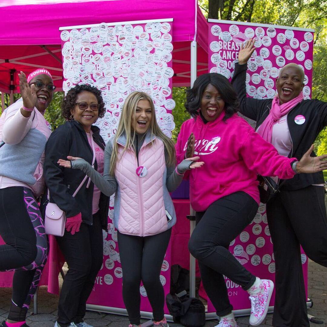 AvonInsider's tweet image. WOW — and thank you. More than 50,000 of you showed up at NYC’s #AvonMakingStrides walk to support Avon’s commitment to the fight against breast cancer as the National Presenting Sponsor of @AmericanCancer @MakingStrides! It’s never too late to make a difference.