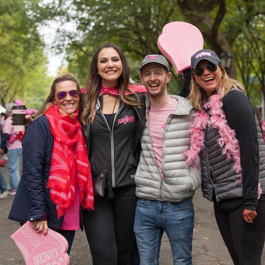 AvonInsider's tweet image. WOW — and thank you. More than 50,000 of you showed up at NYC’s #AvonMakingStrides walk to support Avon’s commitment to the fight against breast cancer as the National Presenting Sponsor of @AmericanCancer @MakingStrides! It’s never too late to make a difference.