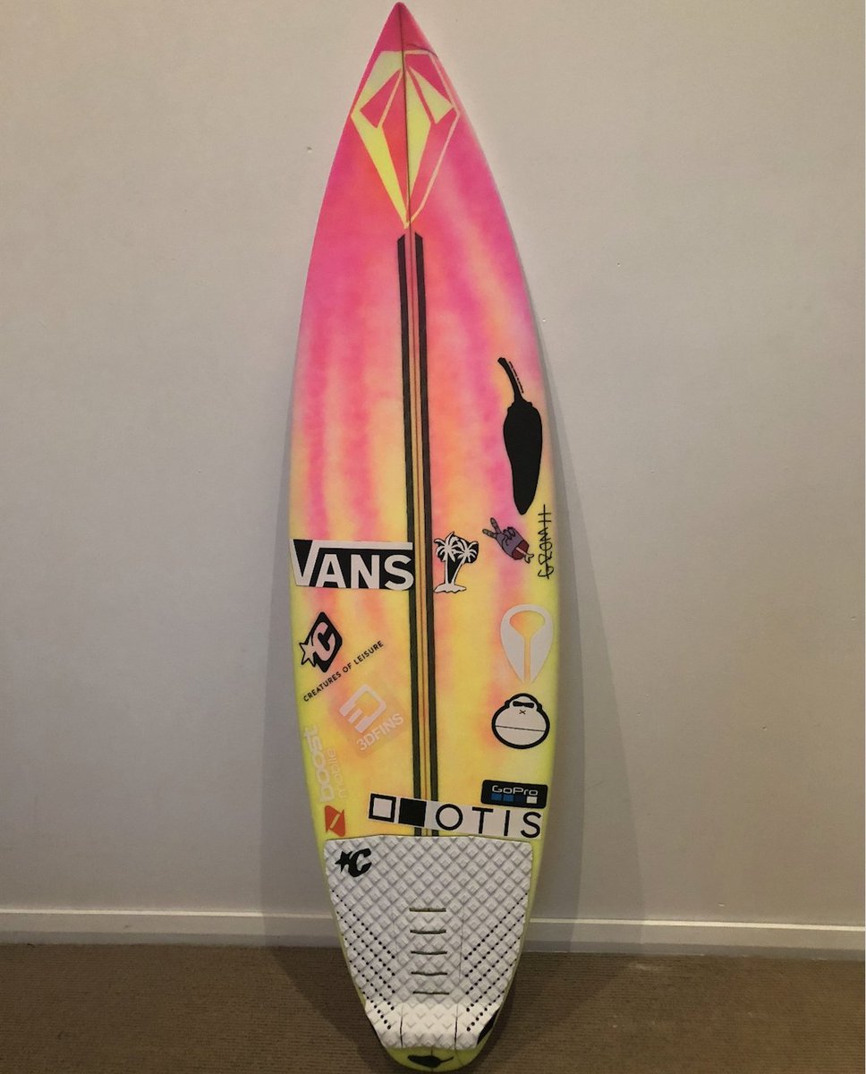Kobi Clements' new GROM 2 🔥5'2 x 16 3/8 x 2 1/16 - 17.60 L // This board is built to go fast and be ultra sensitive under the feet to allow you to do exactly what you want on a wave #chillisurfboards