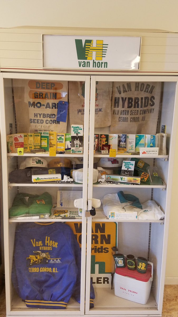 ILFERTCHEM's tweet photo. IFCA wants to thank SenatorRose for stopping by Van Horn in Cerro Gordo today. We talked about issues facing ag retailers, crop protection products, and nutrient issues. Thanks to Van Horn for hosting.  @VanHornInc @SenChapinRose #friendofag #Fertilizer #agriculture #agretail #ag https://t.co/SlNRLNecKt
