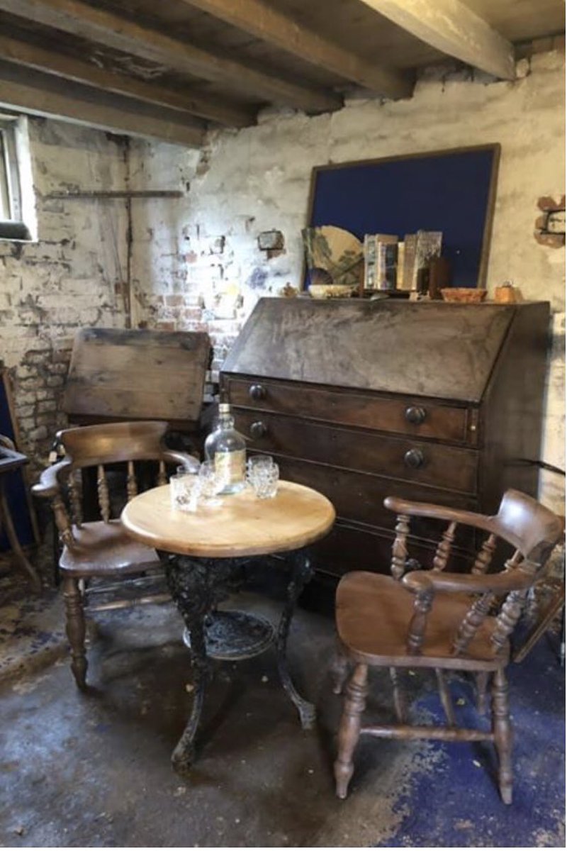 WelshRarebits2's tweet image. #newstock  online at stores.ebay.co.uk/Welsh-Rarebits… 
#captainschair #castirontable #brittaniatable #pubtable #rabone #gpotape #stagdrawers