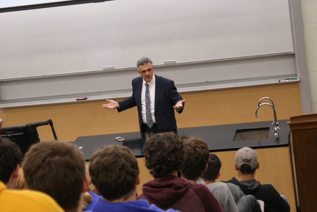 WidenerUniv's tweet image. Hard work &amp;amp; effort pays off. That was @Merck&apos;s James Stephanou, VP of Global Engineering Solutions, message to #widenerengineering students in a presentation about the value and impact of an engineering degree in today&apos;s leading industries