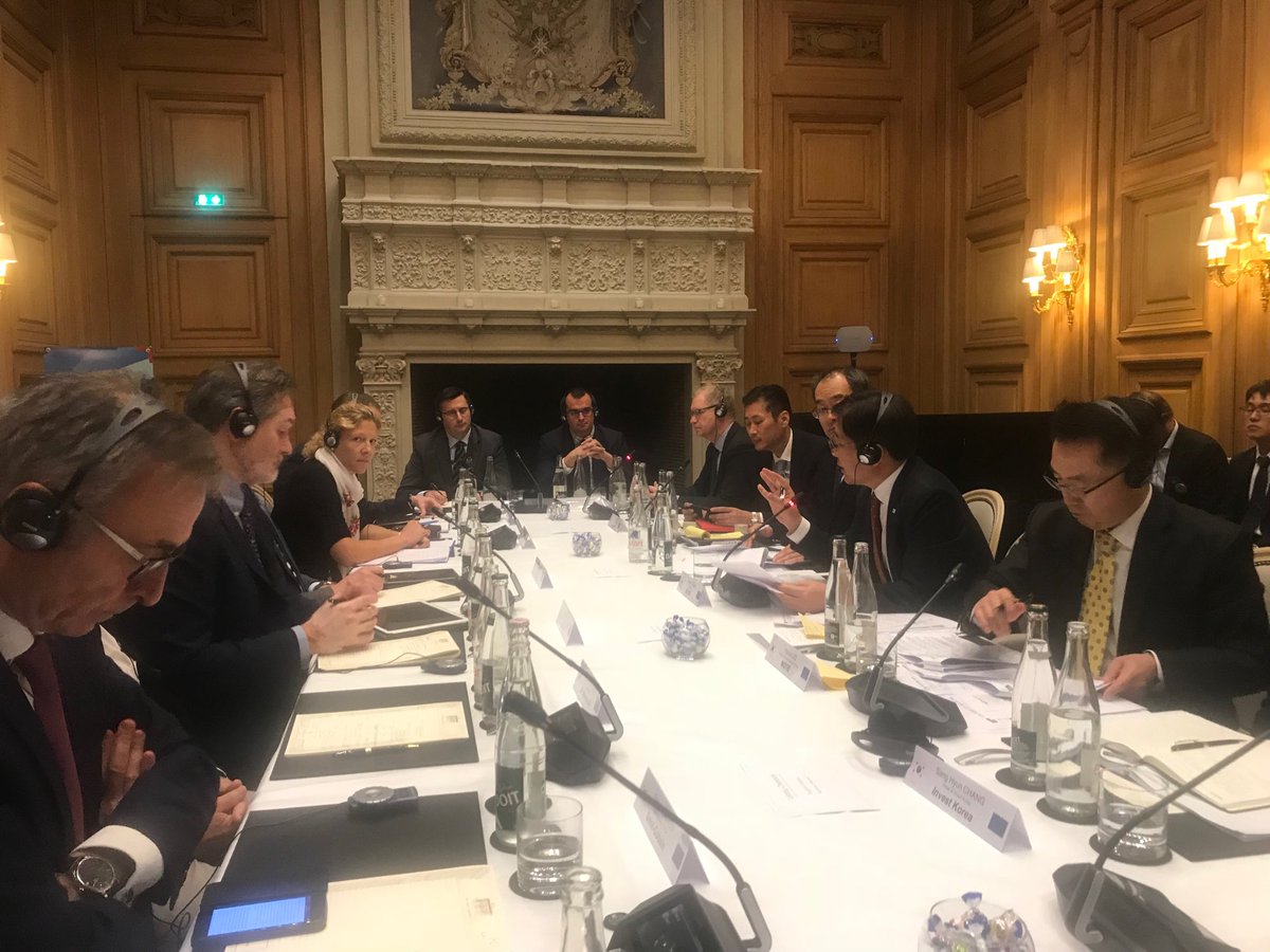 PCParsy's tweet photo. Meeting With the Minister of Trade,  Industry and Energy of South Korea - he is really keen on serving his pets with @RoyalCanin petcare produced in #gimjefactory opened in South Korea in 2018 https://t.co/hzGnfQU975