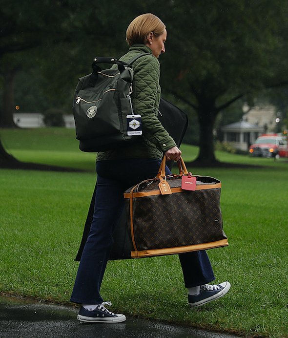 Kate Bennett on Twitter: &quot;. @FLOTUS luggage tags say &quot;MTK&quot; (Melania Trump Knauss) and &quot;FLOTUS ...