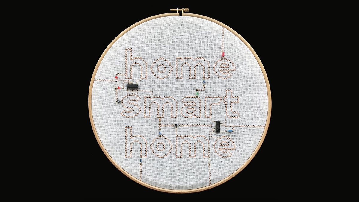 VPRO Medialab presenteert Home Smart Home: het multimediaal onderzoeksproject naar de invloed van smart connected devices op ons persoonlijke leven. Meld je aan voor de Home Smart Home Night in Effenaar en Experience in Albert van Abbehuis. Image by: Tim Schuit