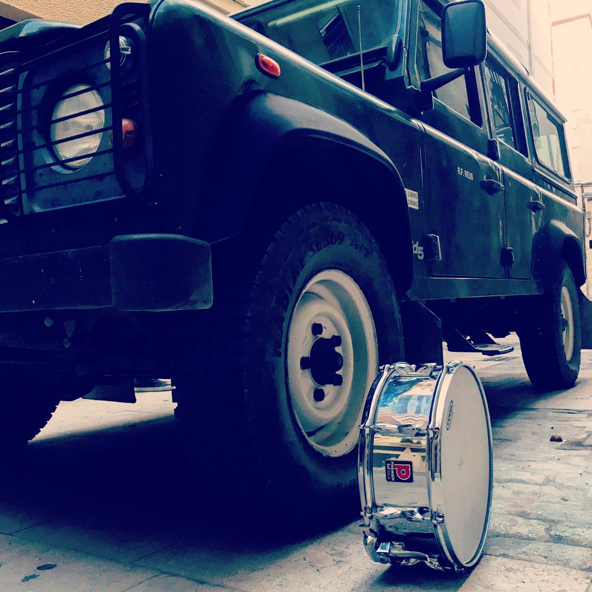 British vintage Stuff👌🏻🎶 #🥁 #🇬🇧#premier2000 #landrover #britishsound #premierdrums #landroverdefender