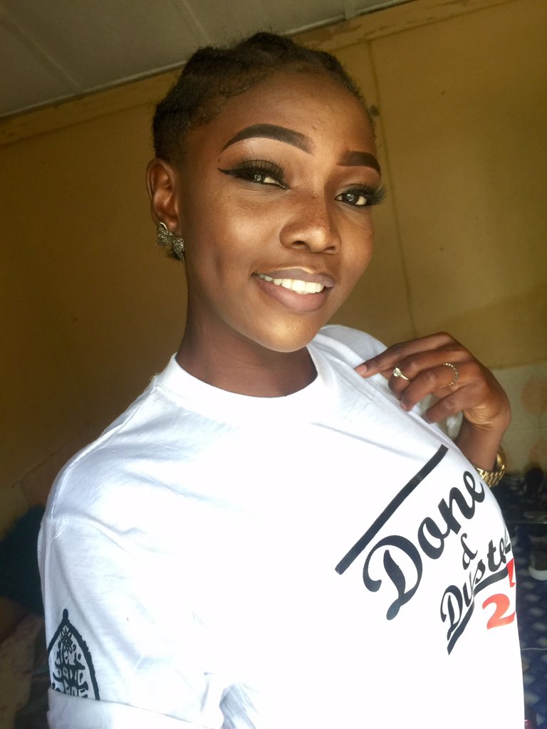 EmeraldEssey's tweet photo. #ClassOf2k18🤸🏾‍♀️🤸🏾‍♀️🤸🏾‍♀️💃🏽💃🏽💃🏽 https://t.co/j3EoPsxBBG