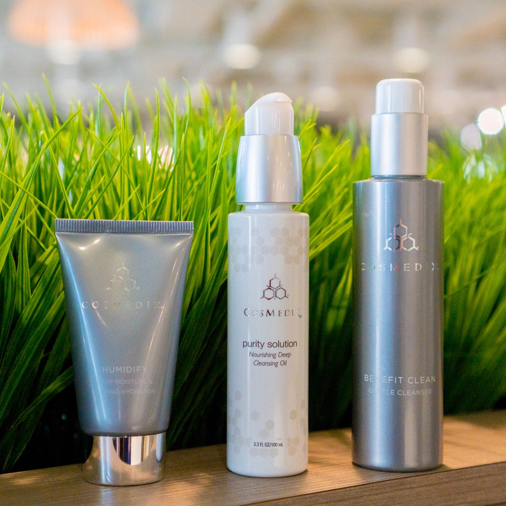 medicobeautyuk's tweet image. Have you gotten your #fallroutine into full effect yet? 

Our recommendation is to use paraben &amp;amp; sulfate-free #skincare products that are especially hydrating during this time of the year. 

medicobeauty.com/pages/tutorials

#skincareroutine #iknowcosmedix #cosmedixuk