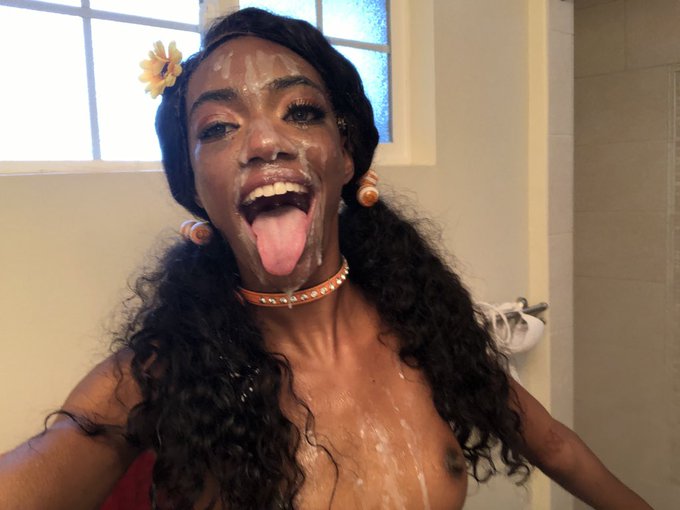 guess who i shot for today 🧡 https://t.co/8Ud1hzAg8y