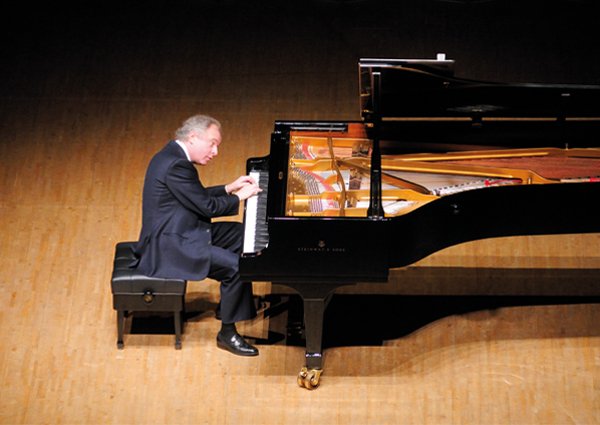 MusicaVivaAU's tweet photo. It's only a matter of days until Sir András Schiff makes his musical return to Australia! 😮 Don't miss this once in a lifetime opportunity and book your tix today: https://t.co/fQPqbLQi4v #AndrasSchiff https://t.co/ca2BqVtscu