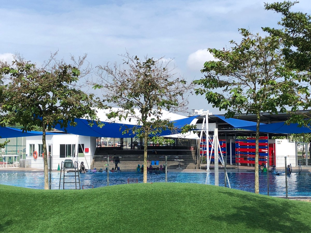 Swimming with Year 1 David, we welcomed special guests - Ms. Sarah &amp; Ms. Nadia to join us. Inspired Learners, Enjoyable Lesson. Well done &amp; Thank You Ladies! #HIS_learning <a href="/HISPriPE/">HISPriPE</a> #HISPriPE