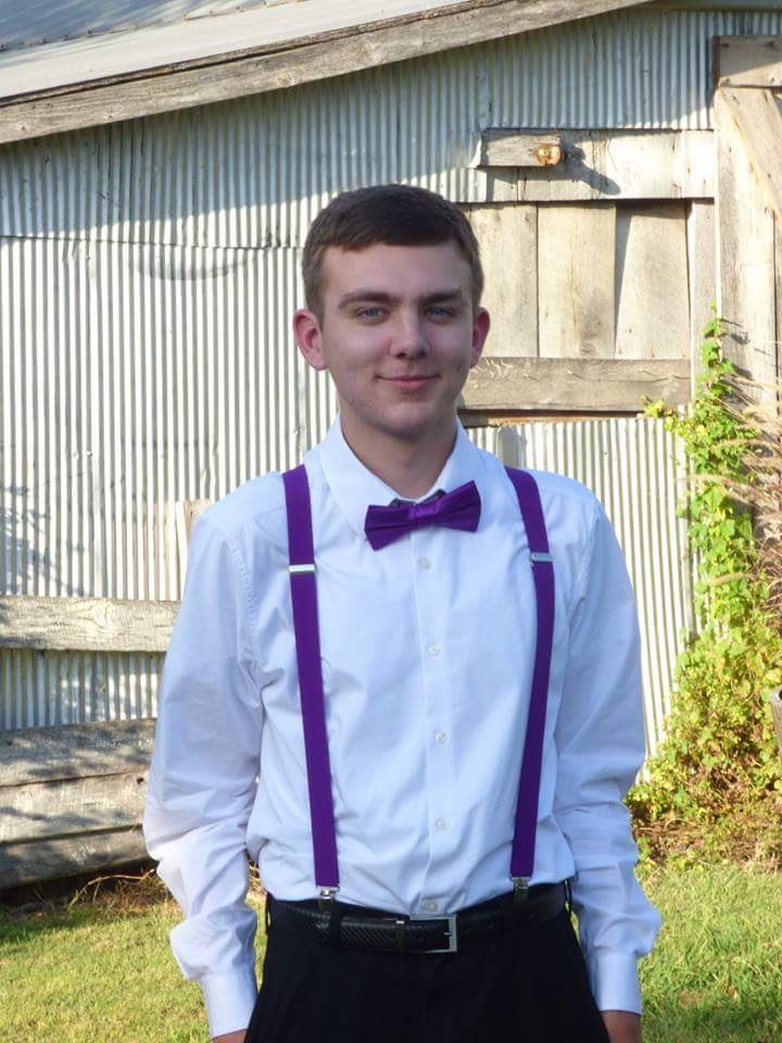BretBielema's tweet photo. Wanted to wish  @QuikENogg a #Happy18th to a good friend and hope you had a great weekend! Hard to believe it’s been almost 4 years since we coached together in the spring game #BowTie 👊 https://t.co/Bw1bYhvsNZ