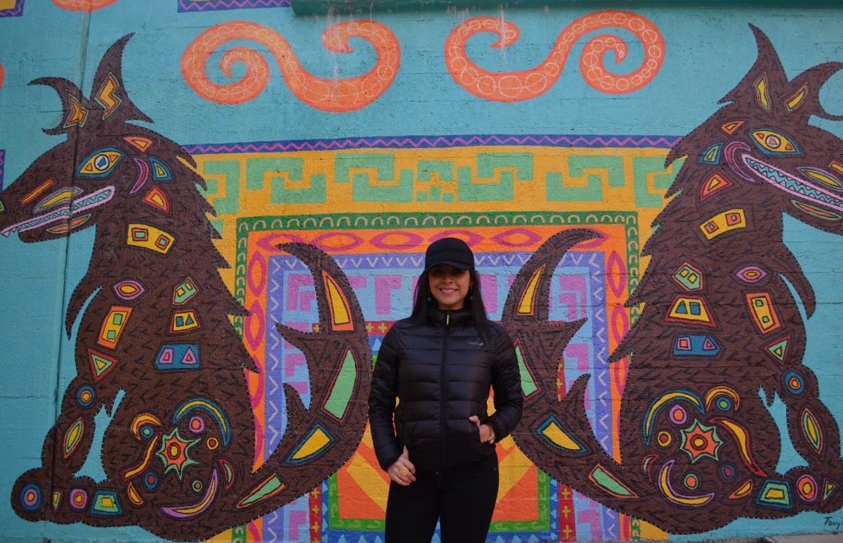 looopRocks's tweet photo. "Make art, not war"
Mural: "CoyWolf" de @tonypassero en Chicago.
#looopRocks #MakeItCount
#coyWolf #tonyPassero #chicago #mural #urbanMural #art #urbanArt #genius #instaart #instamoment #color #wolf #hippie #happy #Graffiti #felicidad #AgentChange #socialImpact #jimenaromero https://t.co/noag3KeYx1