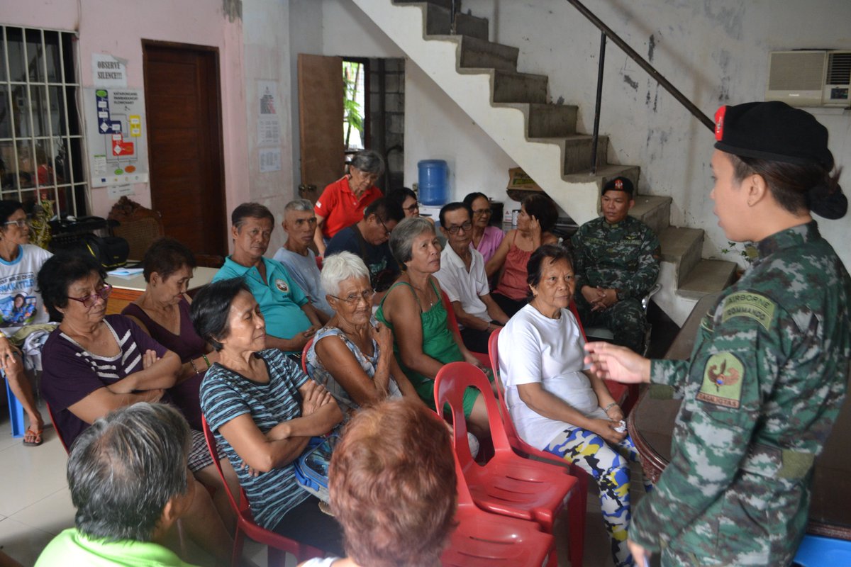 AirUnitSAF's tweet photo. Personnel of this unit led by PSUPT JAKE A BALDONADO, OIC, PCR Section conducted dialogue to the elderly people whom once are the working force in this country and tackled the benefits and privileges given to them by the Government at Brgy. 191, Electrical Road, Pasay City. https://t.co/n6MaUUtzxs