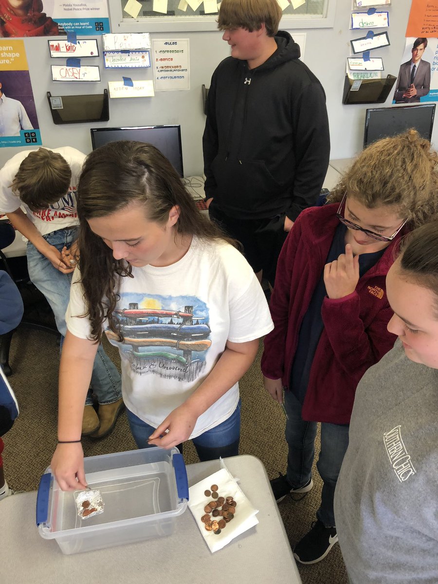 ICTII_Thomas's tweet image. How many pennies can your boat hold? #cs4ms #csforall #code.org #problemsolving #GoDores #cfII