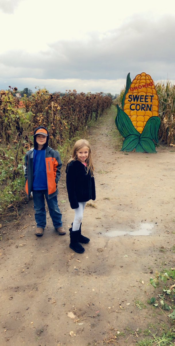 MrsQuanaCurtis's tweet photo. Mrs. Virgi and Mrs. Cole stopping by to check out the PTO Family Fun Day @ Brownโs Family Farm. #EldaPumpkinTime #PTOFun https://t.co/ZXjN7Az3rg
