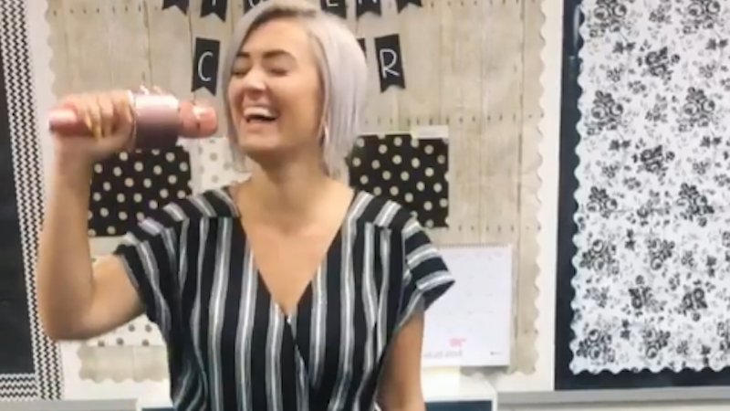 srfgobeavs's tweet photo. Have you ever wished your voice could be a little bit louder for students to hear? No need to use your #teacher #voice anymore. https://t.co/ReUpWof6Xk https://t.co/eLLxOlVeTp
