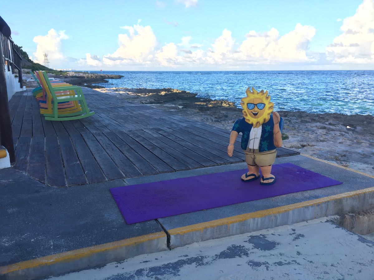 Beachcorps's tweet photo. The Beach Bum 😎 says there's nothing like a little yoga 🧘‍♂️🧘‍♀️by the ocean🏝️🏝️ to heal mind and body! Ommmmm! 💪 #OpportunityCollaboration rocks! #PovertySolutions #SustainableDevelopment #ImpactTravel #Cancun https://t.co/wLDMVcCBM2