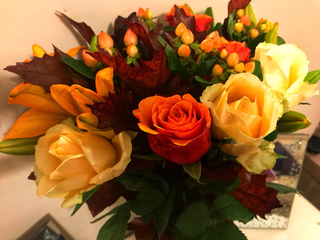 martincooper1's tweet image. My wife was surprised by these gorgeous flowers from my AM Adam Yates today for just putting up with me talking about work all the time 😃😃 you don’t get this sort of thing anywhere else 😃 #magicdust @Timpson_News @JamesTCobbler