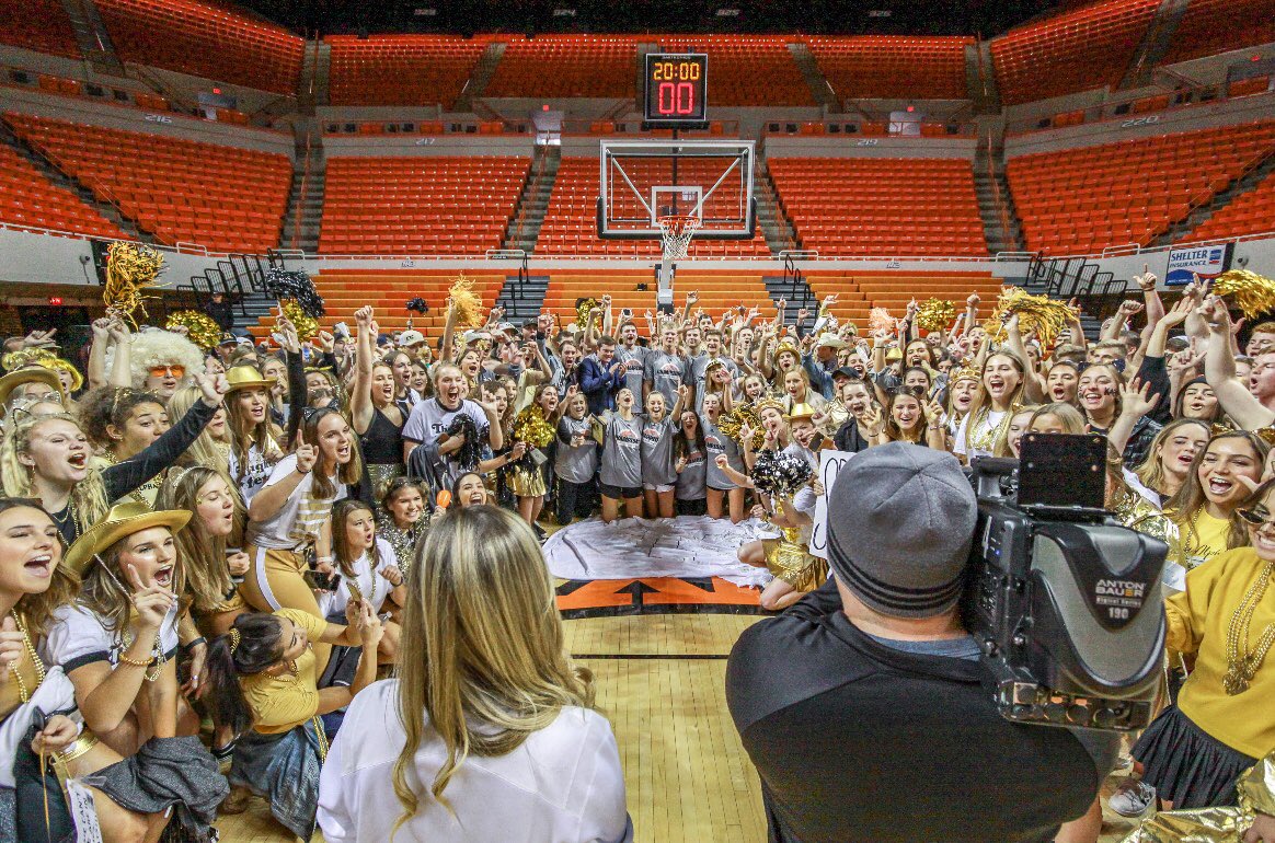 BZ_Theta's tweet photo. the best weekend! so proud of our team!! 🤩 https://t.co/piZYxVGR4P