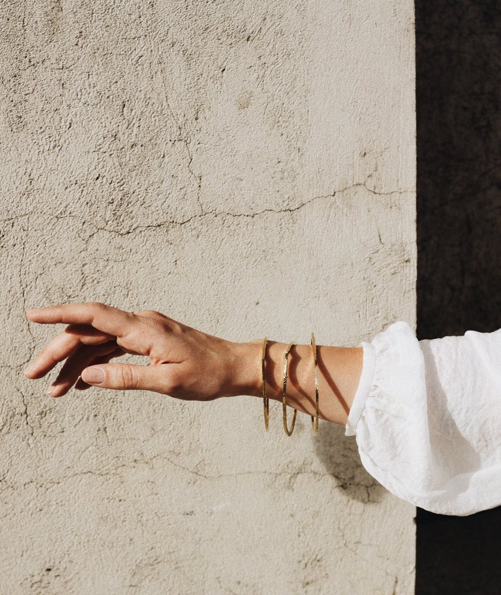 thefairedit's tweet photo. @MadeUK is a company I’m proud to support 💫 The Teardrop Collection is not only absolutely stunning but is actively improving the lives of people experiencing homelessness across Britain. 
20% of proceeds go to @crisis_uk to help end homelessness for good! 🙌🌿 https://t.co/wS36LPVWX1