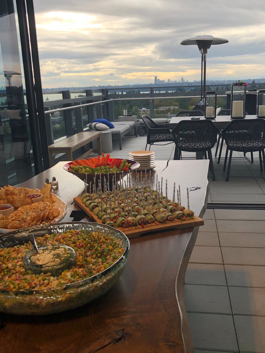 2LincolnTower's tweet photo. We said goodbye to summer and hello to fall with a BBQ and bourbon tasting at #TwoLincolnTower. Thanks to all who joined us! https://t.co/pxyMLgGGXD