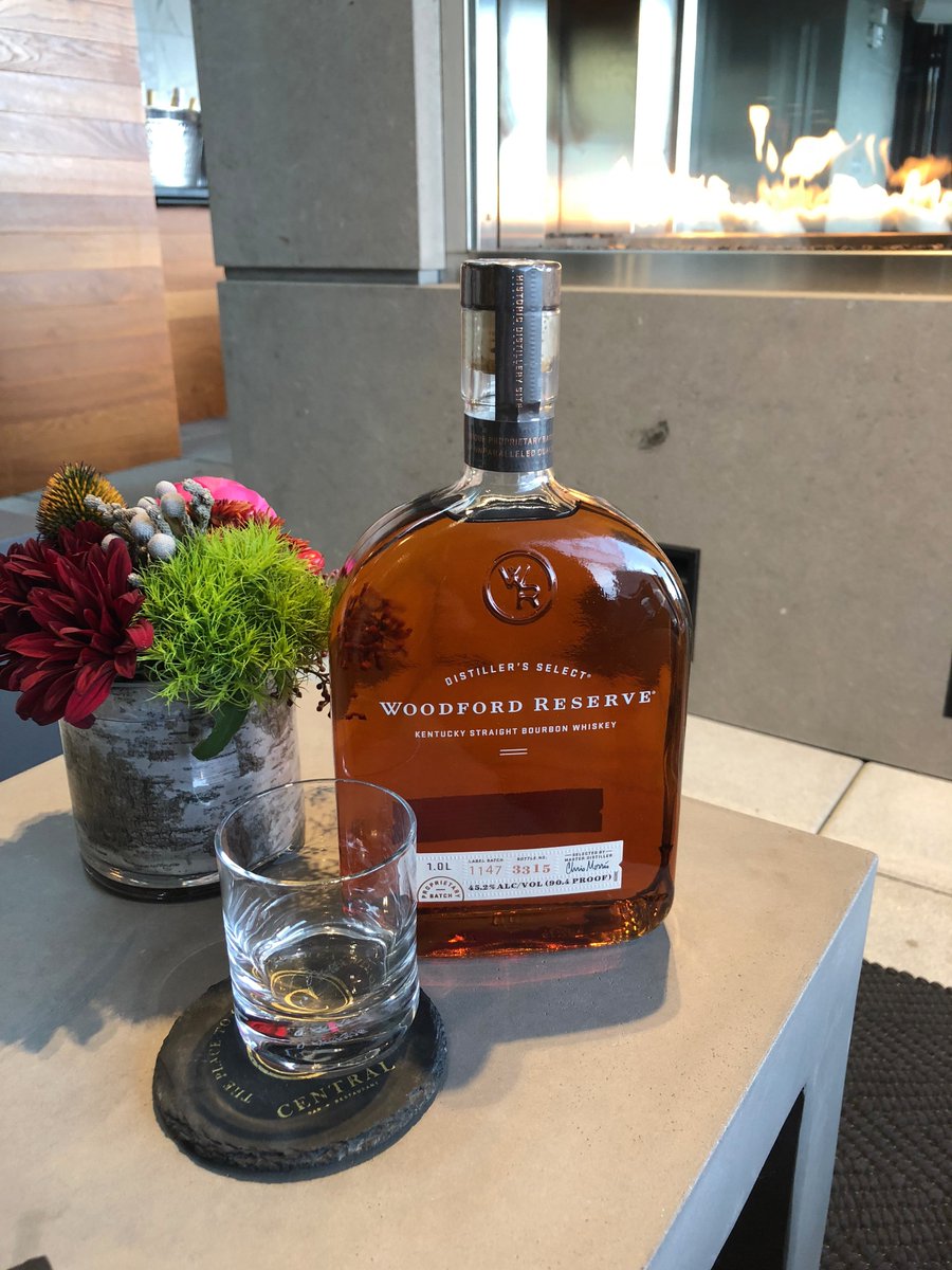 2LincolnTower's tweet photo. We said goodbye to summer and hello to fall with a BBQ and bourbon tasting at #TwoLincolnTower. Thanks to all who joined us! https://t.co/pxyMLgGGXD