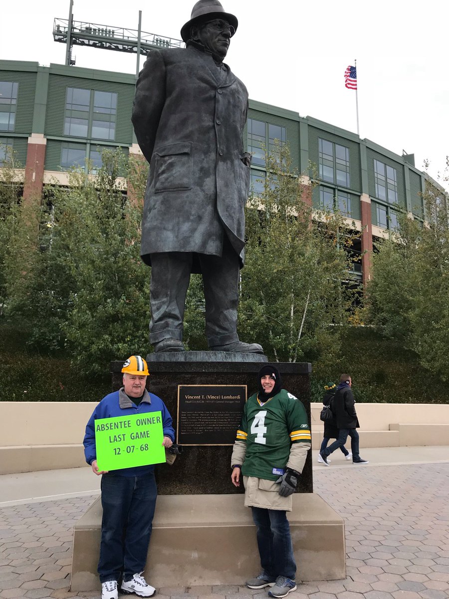 mattclarkmsp's tweet photo. #BumperToBumper #FieldTrip hey @DanBarreiroKFAN and @jgkfan I am looking for @TheRealCarlG with my Dad #LambeauField #AbsenteeOwner listened all the way @KFAN1003 on @iHeartRadio https://t.co/oEwyICUFHl