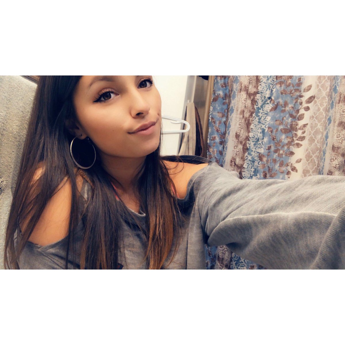 lancer__lex__'s tweet photo. My ears are closed enough that I can wear cute earrings again 🤷🏽‍♀️ https://t.co/RQA9wFqWFq