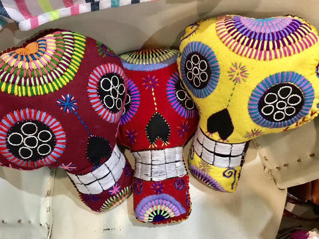 Plaza_Pescador's tweet photo. Discover all the fun items #eclecticarray has in store this month in honor to the #DayofDeath celebration!
Visit https://t.co/Qt5Qavt42y to discover all the stores in the Plaza
#plazadelpescador #shopping #mall #cabostore #diademuertos #loscabos #sanjosedelcabo #design https://t.co/5XZYUdM86U