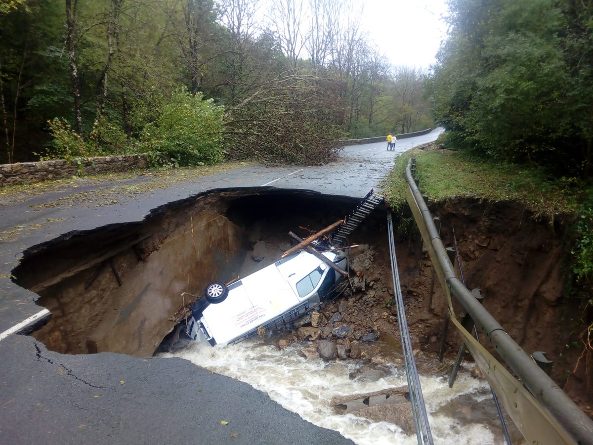 le_forage's tweet photo. #inondationsaude Comment se forme un glissement de terrain ? |https://t.co/PEwkN3mdmc https://t.co/h68samHRiI