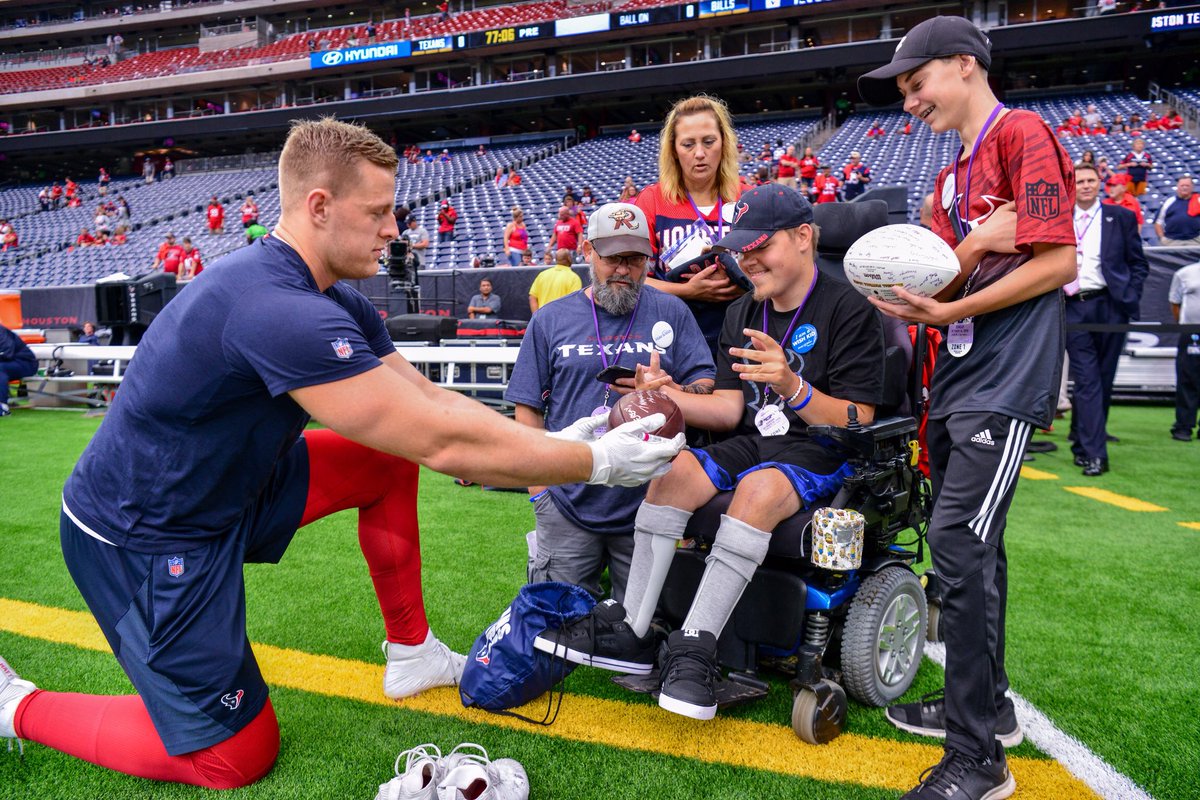 JJWatt tweet picture