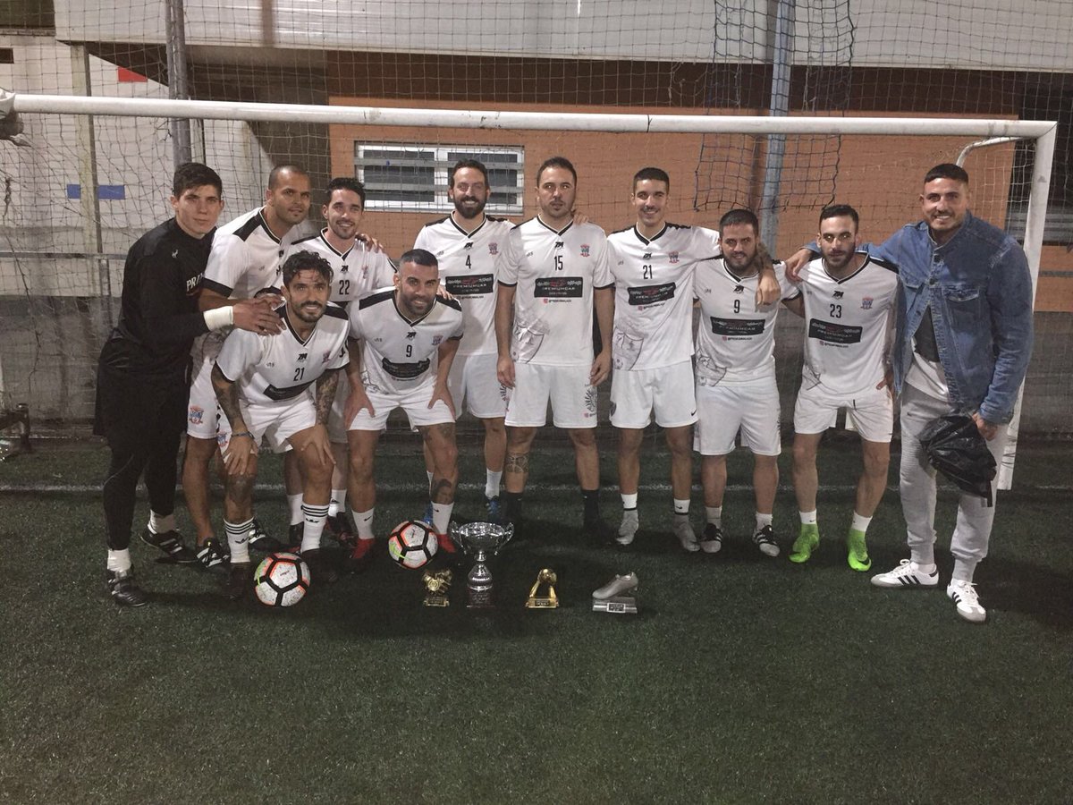 AtEurocity's tweet photo. Partido de hoy:
@AtEurocity 2-2 #olddogs
Goles: #Dalton ⚽️⚽️ https://t.co/shq3xL01ZC