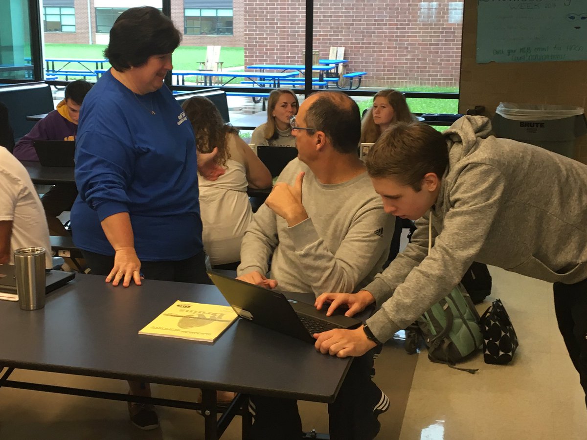 DougWickham's tweet photo. Guidance crew @BburgHSBruins getting #techsauce for going green with college app day! Using Google Dropbox script to save pdf copies of receipts. #WeTechAtBHS #savetrees @mcps_va https://t.co/z4JGp7FAUn