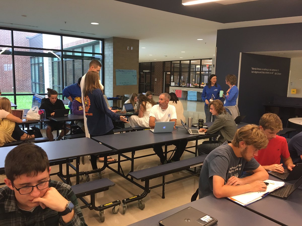 DougWickham's tweet photo. Guidance crew @BburgHSBruins getting #techsauce for going green with college app day! Using Google Dropbox script to save pdf copies of receipts. #WeTechAtBHS #savetrees @mcps_va https://t.co/z4JGp7FAUn