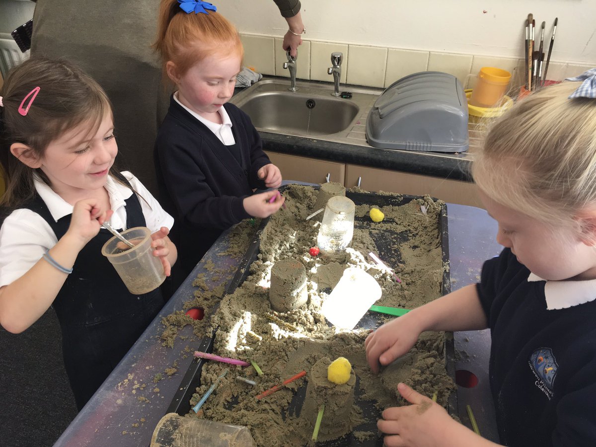 KillowenPS's tweet photo. What do you think of these castles? #BuildMeAHouse #Skills #ExplainingLearning π π°π https://t.co/iRPPElaMAq