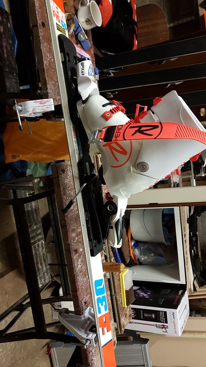 TeamOrangeSki's tweet photo. Great weekend together sorting everything out. From training on snow to discussing the season over a hot chocolate. 
@BritishParasnow @rossignol_1907 @Bawbags @LekiUK @ParaAlpine  #snowfactor #bandofheroes #uvex #indoorskiing
#sds #dsuk @HellyHansen https://t.co/IZBLGEfnjE