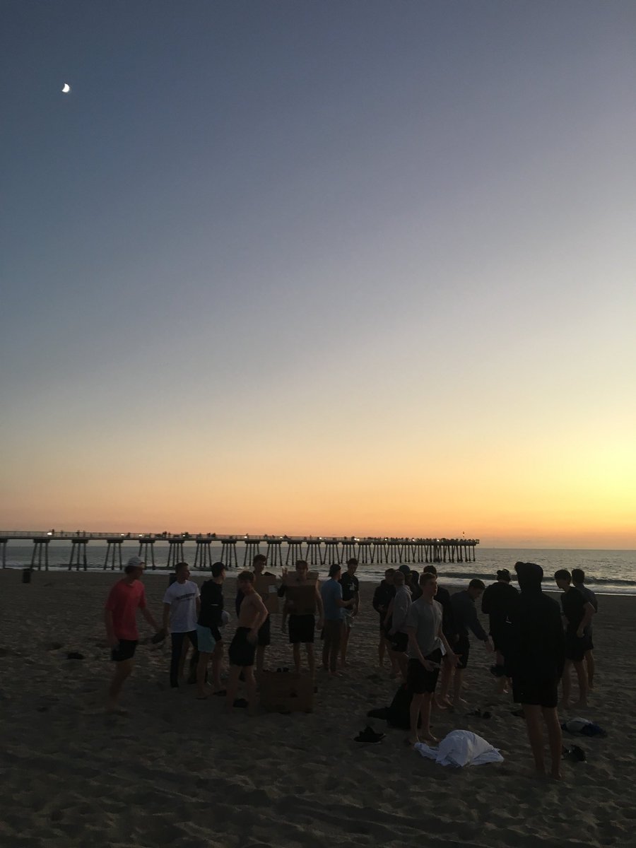 719Rampage's tweet photo. @JrKingsHockey thank you for an amazing job hosting the @T1EHL showcase in LA. Very grateful for the opportunity! 18s finished 4-0 and 16s finished 1-3. #teamfirst #fromsuntosnow https://t.co/nMOcNAGa4D