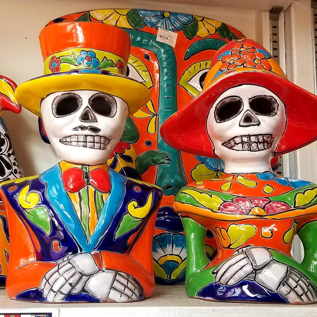 BazaardelMundo1's tweet photo. Impressive Day of the Dead Talavera pieces are still available! Get in the spirit with these fantastic designs!
#dayofthedead2018 #colorrules #talavera #bazaardelmundo #oldtownsandiego https://t.co/msKRSJBWNh