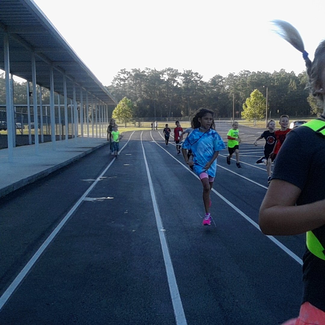 RustyTennant's tweet photo. Beautiful morning for the first day of running club! @CRE_Ridgebacks @CitrusSchools https://t.co/ok1OuoK8tg